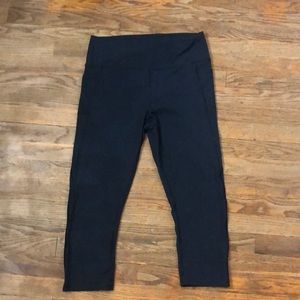 Avia Black cropped leggings with pockets